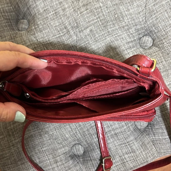 Small Crossbody no Purse and Wallet - Picture 5 of 5